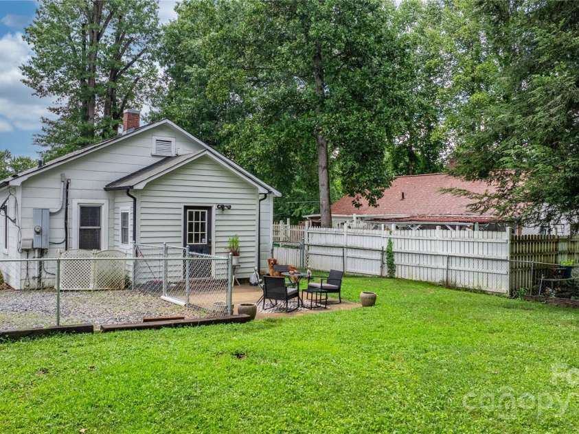 114 Virginia Street, Lenoir, NC 28645.  MLS# CAR4286715, YatesRealty ID 29034. 