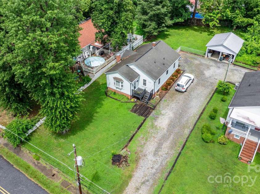 114 Virginia Street, Lenoir, NC 28645.  MLS# CAR4286715, YatesRealty ID 29034. 