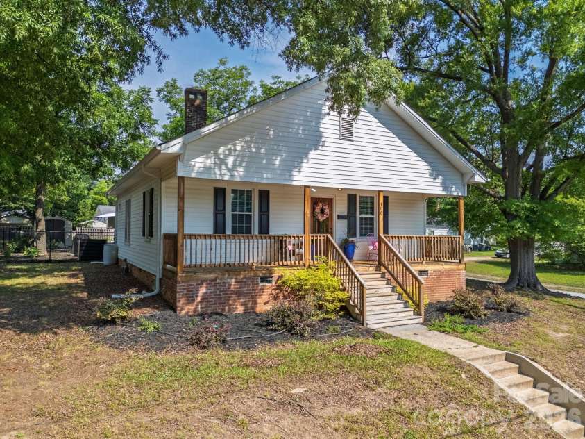 400 Rose Avenue, Kannapolis, NC 28083.  MLS# CAR4390121, YatesRealty ID 29034. 