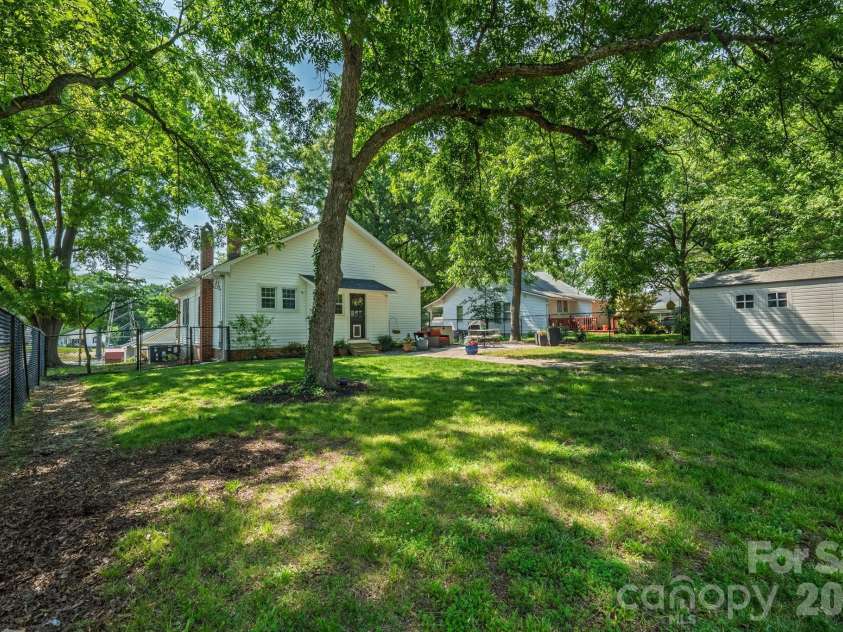 400 Rose Avenue, Kannapolis, NC 28083.  MLS# CAR4390121, YatesRealty ID 29034. 