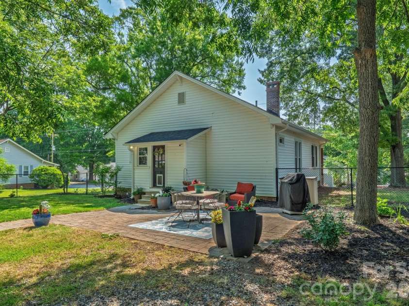 400 Rose Avenue, Kannapolis, NC 28083.  MLS# CAR4390121, YatesRealty ID 29034. 