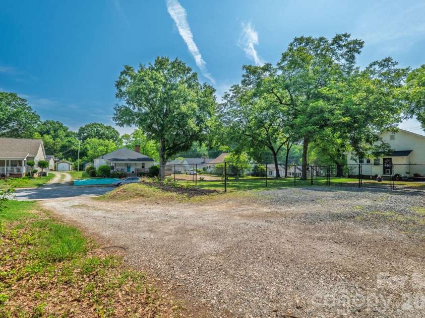 400 Rose Avenue, Kannapolis, NC 28083.  MLS# CAR4390121, YatesRealty ID 29034. 