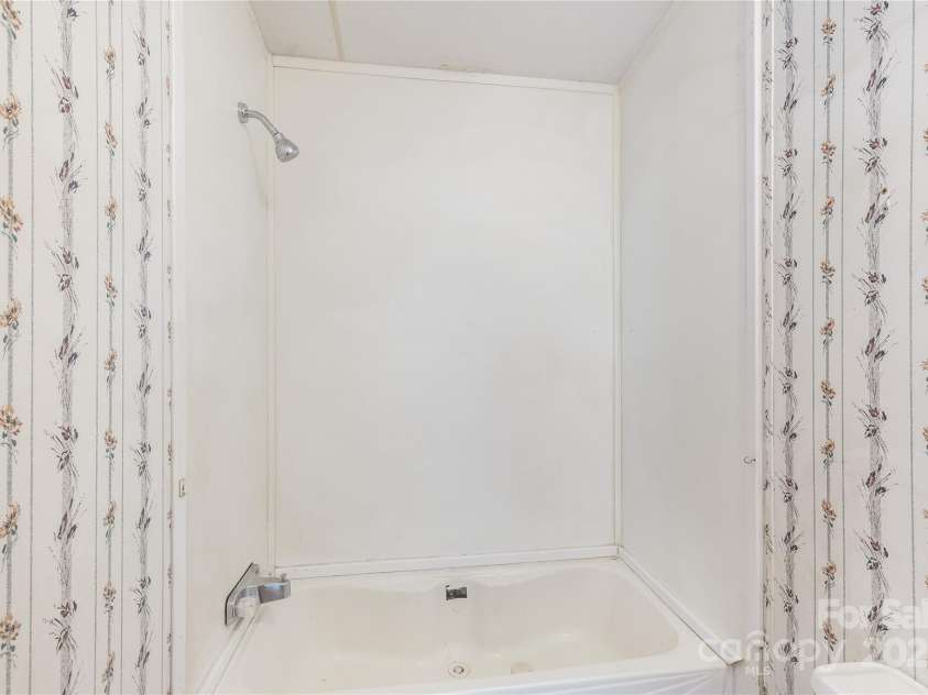 7050 Woodleaf Road, Woodleaf, NC 27054.  MLS# CAR4276614, YatesRealty ID 29035. Hall Bath