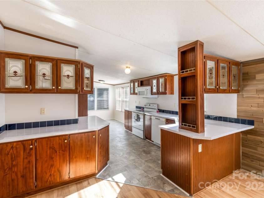 7050 Woodleaf Road, Woodleaf, NC 27054.  MLS# CAR4276614, YatesRealty ID 29035. Kitchen