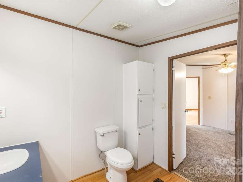 7050 Woodleaf Road, Woodleaf, NC 27054.  MLS# CAR4276614, YatesRealty ID 29035. Primary Bath