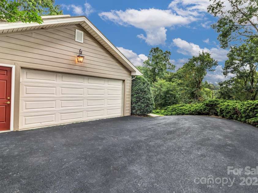 283 Blake Drive, Canton, NC 28716.  MLS# CAR4307374, YatesRealty ID 29036. 