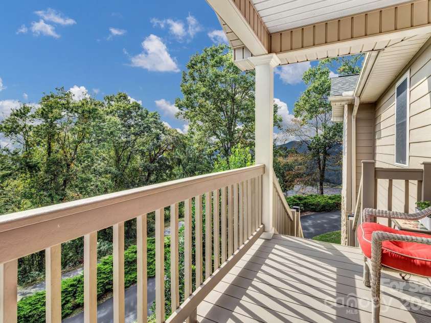 283 Blake Drive, Canton, NC 28716.  MLS# CAR4307374, YatesRealty ID 29036. 