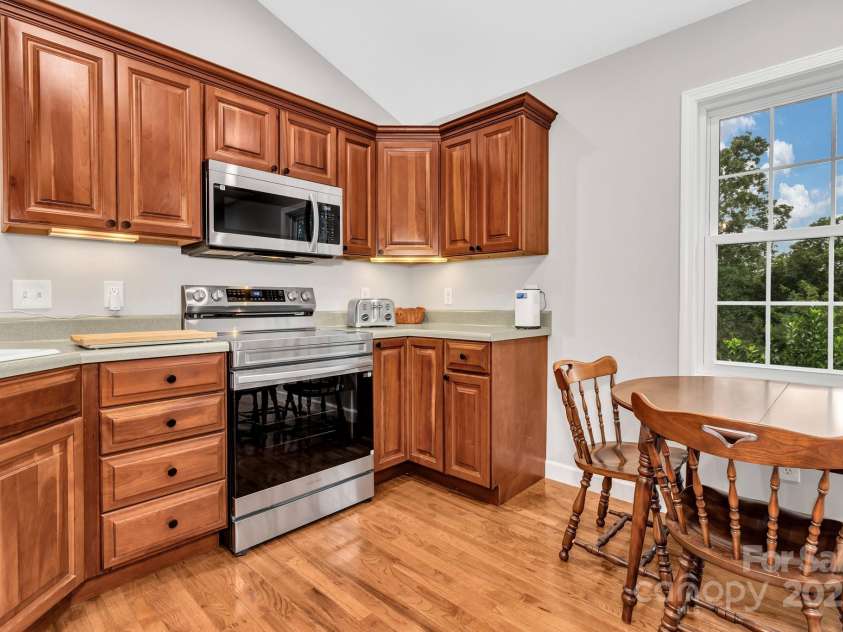 283 Blake Drive, Canton, NC 28716.  MLS# CAR4307374, YatesRealty ID 29036. 