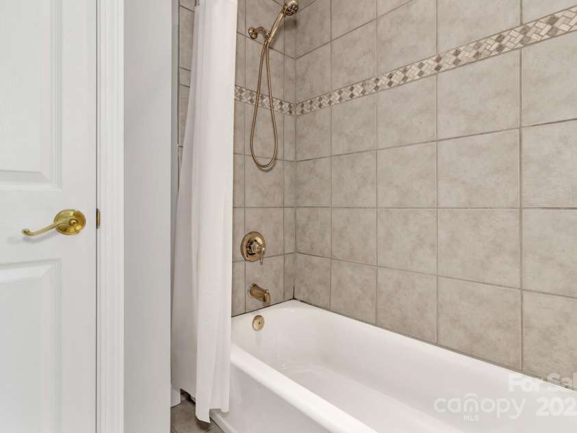 283 Blake Drive, Canton, NC 28716.  MLS# CAR4307374, YatesRealty ID 29036. 