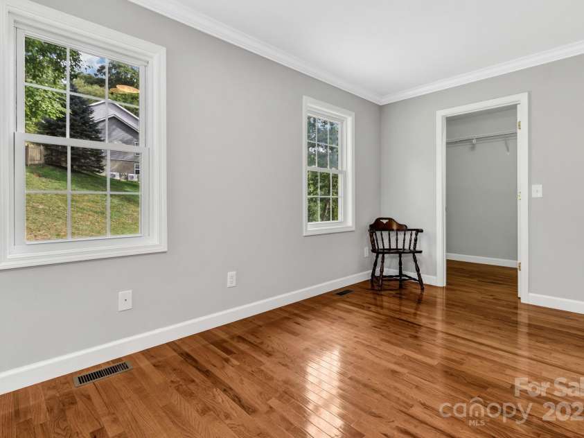 283 Blake Drive, Canton, NC 28716.  MLS# CAR4307374, YatesRealty ID 29036. 