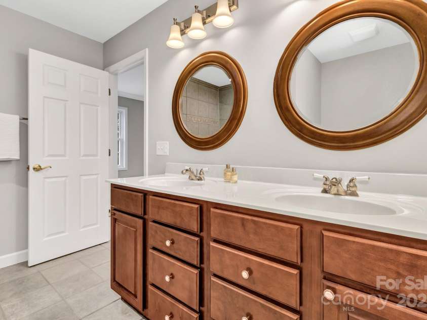 283 Blake Drive, Canton, NC 28716.  MLS# CAR4307374, YatesRealty ID 29036. 