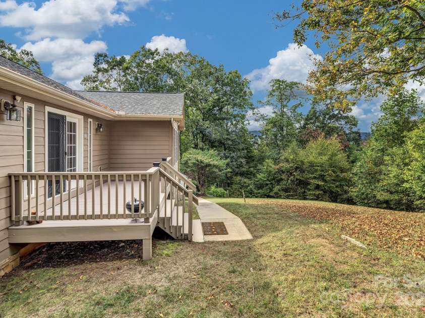 283 Blake Drive, Canton, NC 28716.  MLS# CAR4307374, YatesRealty ID 29036. 