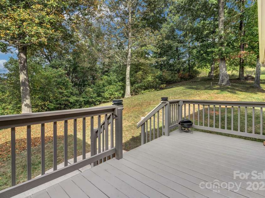 283 Blake Drive, Canton, NC 28716.  MLS# CAR4307374, YatesRealty ID 29036. 