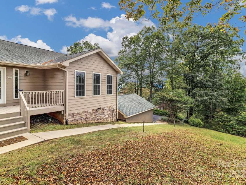 283 Blake Drive, Canton, NC 28716.  MLS# CAR4307374, YatesRealty ID 29036. 