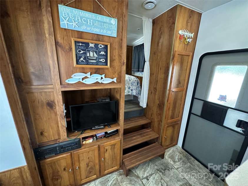 104 Robin Lane, New London, NC 28127.  MLS# CAR4284613, YatesRealty ID 29037. 