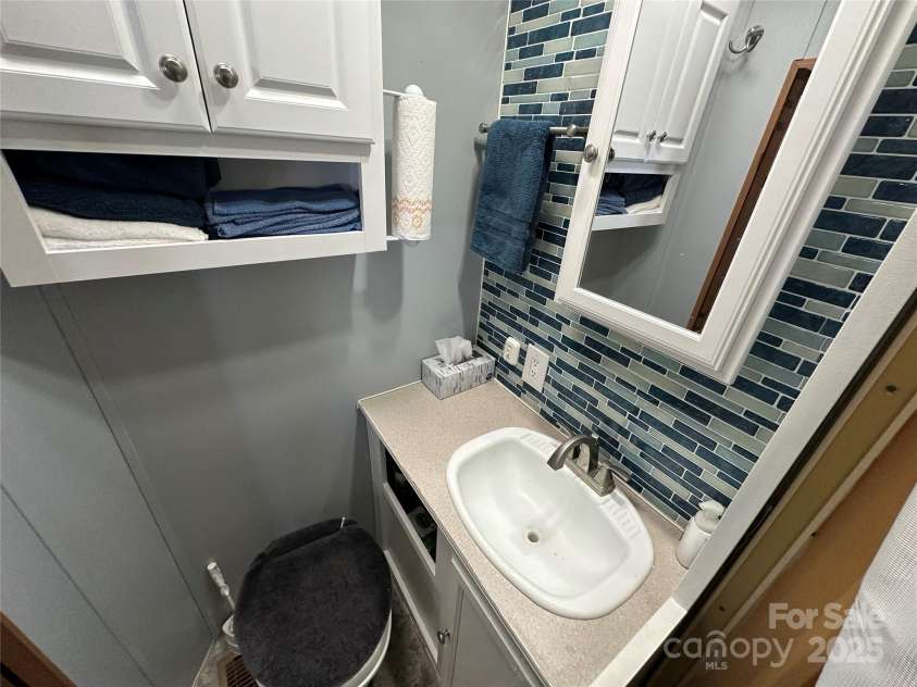 104 Robin Lane, New London, NC 28127.  MLS# CAR4284613, YatesRealty ID 29037. 