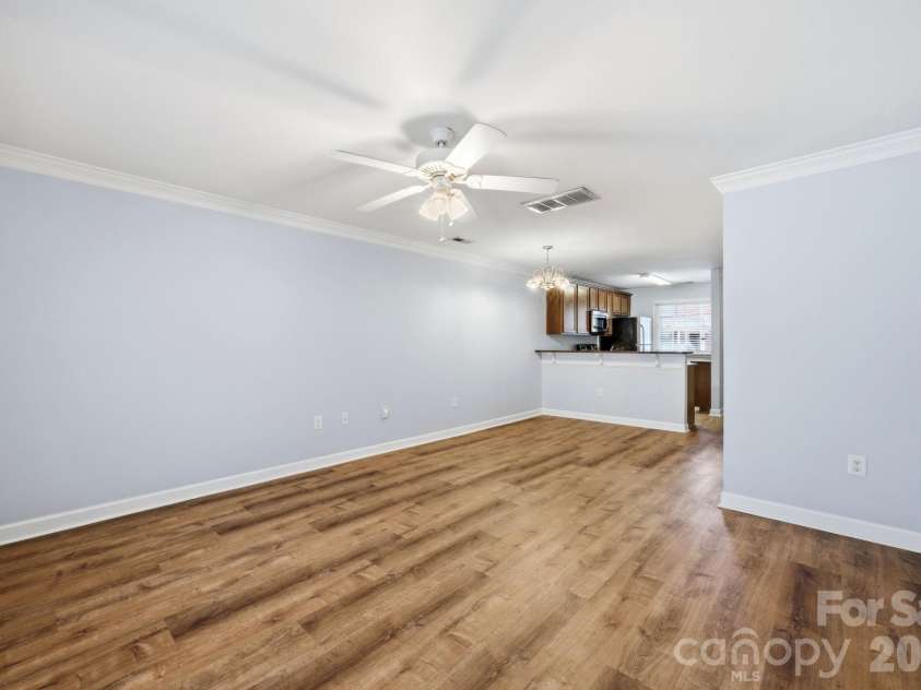1215 Green Oaks Lane, Charlotte, NC 28205.  MLS# CAR4387750, YatesRealty ID 29037. 