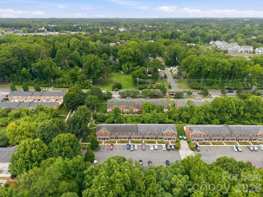 1215 Green Oaks Lane, Charlotte, NC 28205.  MLS# CAR4387750, YatesRealty ID 29037. 