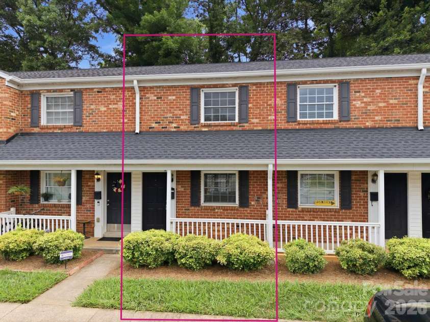 1215 Green Oaks Lane, Charlotte, NC 28205.  MLS# CAR4387750, YatesRealty ID 29037. 