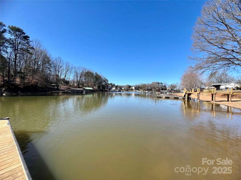 324 Bridgewater Lane, Mooresville, NC 28117.  MLS# CAR4222463, YatesRealty ID 2904. 