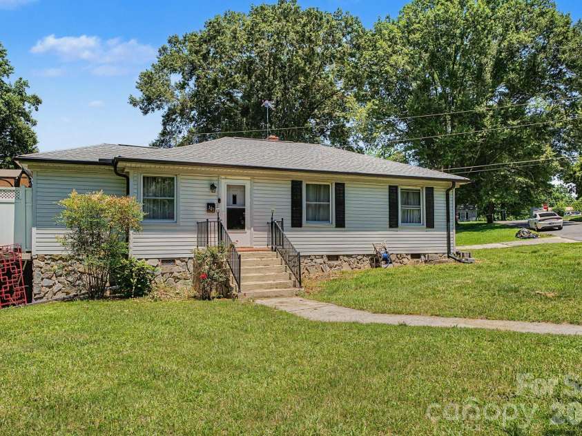 101 Charles Street, Cherryville, NC 28021.  MLS# CAR4385889, YatesRealty ID 29040. 
