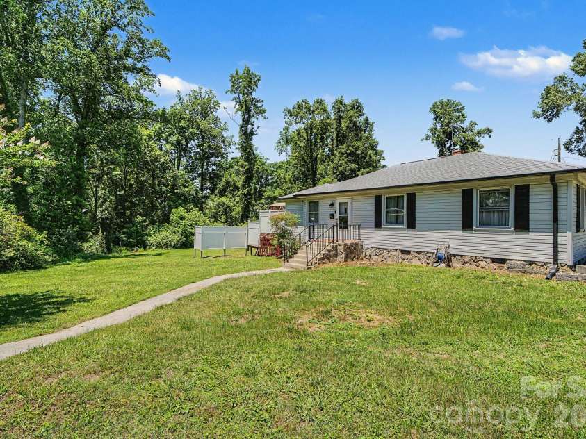101 Charles Street, Cherryville, NC 28021.  MLS# CAR4385889, YatesRealty ID 29040. 
