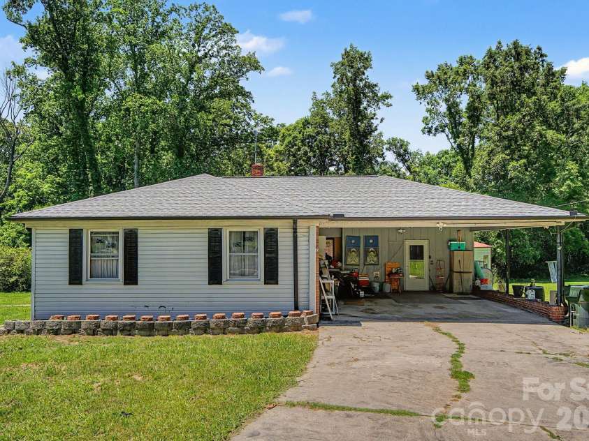 101 Charles Street, Cherryville, NC 28021.  MLS# CAR4385889, YatesRealty ID 29040. 