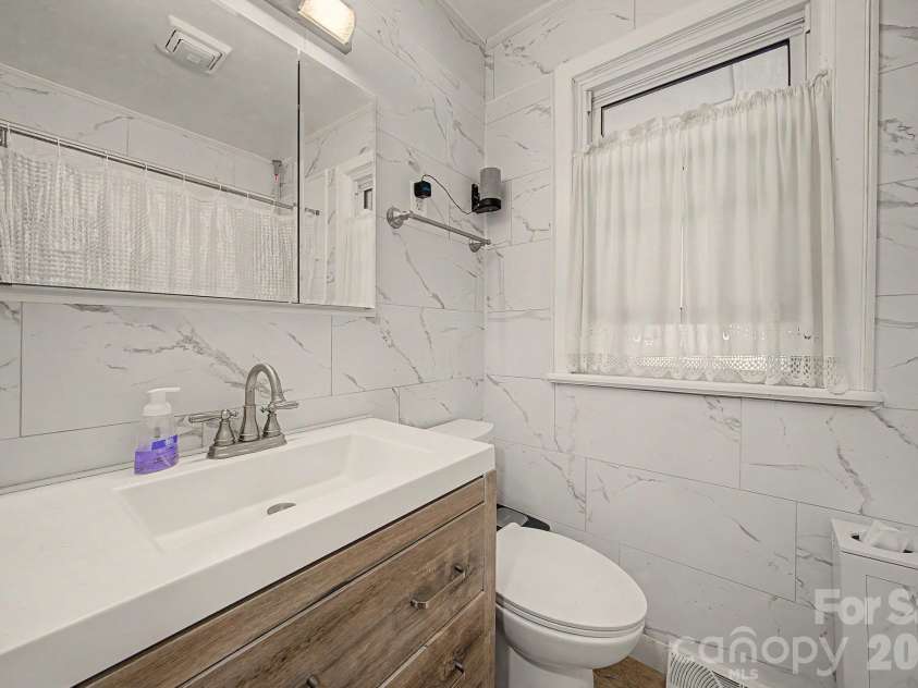 101 Charles Street, Cherryville, NC 28021.  MLS# CAR4385889, YatesRealty ID 29040. 