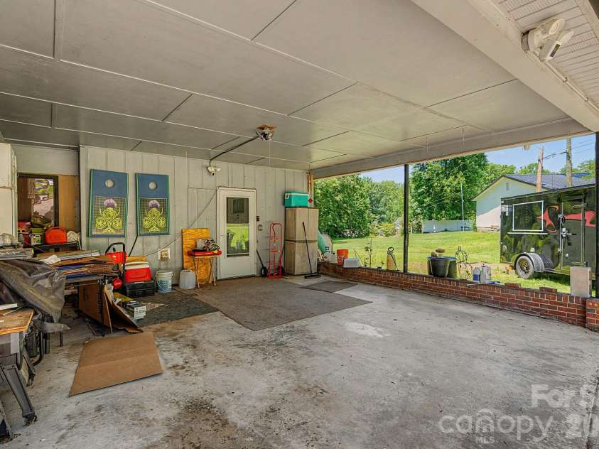 101 Charles Street, Cherryville, NC 28021.  MLS# CAR4385889, YatesRealty ID 29040. 