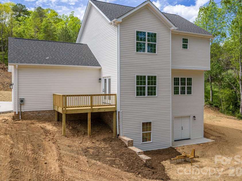 17 Tennyson Drive, Taylorsville, NC 28681.  MLS# CAR4371136, YatesRealty ID 29041. Back