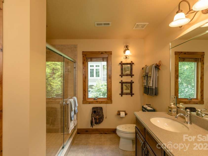 456 Spring House Drive, Burnsville, NC 28714.  MLS# CAR4285583, YatesRealty ID 29041. 