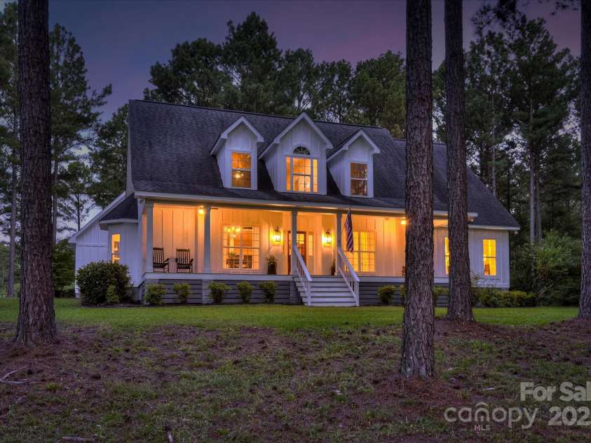 395 New Cut Road, Edgefield, SC 29824.  MLS# CAR4287046, YatesRealty ID 29043. 
