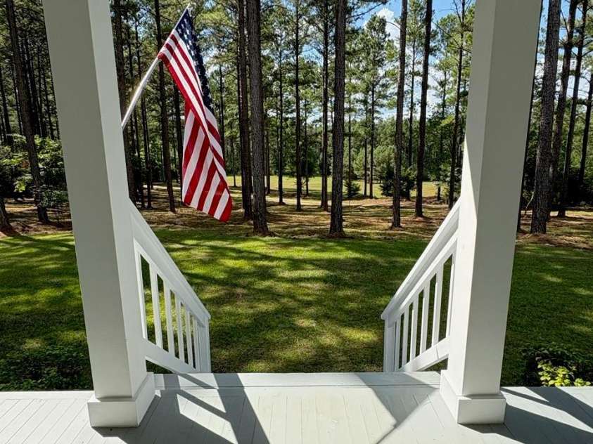 395 New Cut Road, Edgefield, SC 29824.  MLS# CAR4287046, YatesRealty ID 29043. 