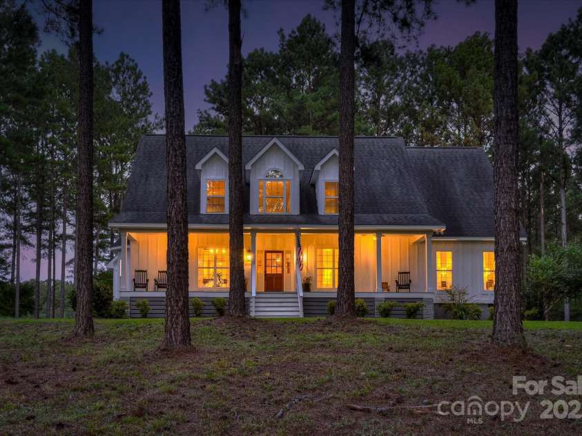 395 New Cut Road, Edgefield, SC 29824.  MLS# CAR4287046, YatesRealty ID 29043. 