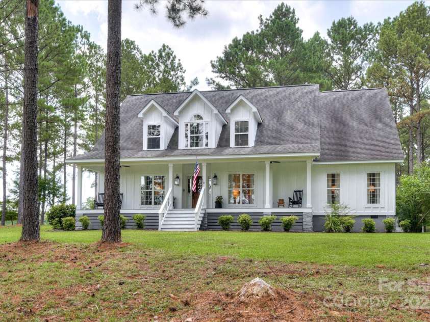 395 New Cut Road, Edgefield, SC 29824.  MLS# CAR4287046, YatesRealty ID 29043. 