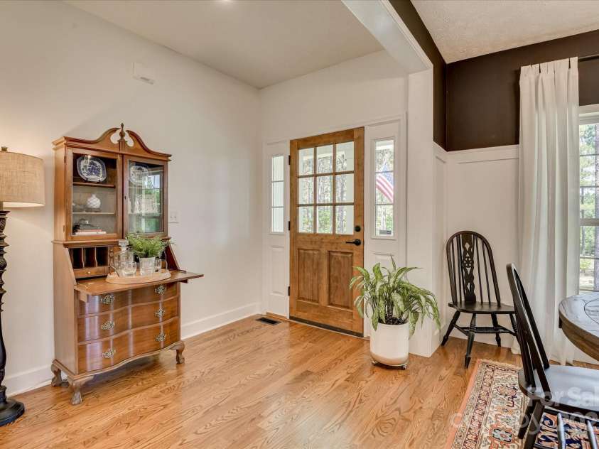 395 New Cut Road, Edgefield, SC 29824.  MLS# CAR4287046, YatesRealty ID 29043. 