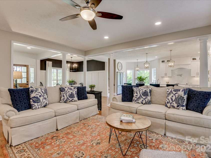 395 New Cut Road, Edgefield, SC 29824.  MLS# CAR4287046, YatesRealty ID 29043. 