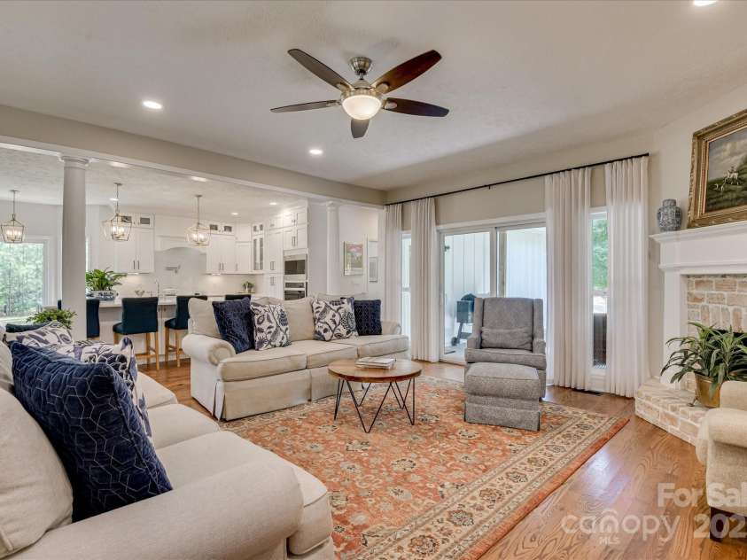 395 New Cut Road, Edgefield, SC 29824.  MLS# CAR4287046, YatesRealty ID 29043. 