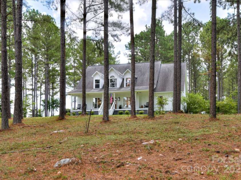 395 New Cut Road, Edgefield, SC 29824.  MLS# CAR4287046, YatesRealty ID 29043. 