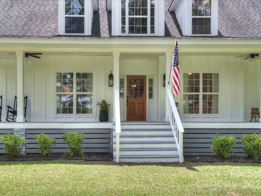 395 New Cut Road, Edgefield, SC 29824.  MLS# CAR4287046, YatesRealty ID 29043. 