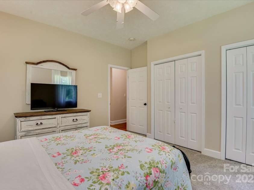 395 New Cut Road, Edgefield, SC 29824.  MLS# CAR4287046, YatesRealty ID 29043. 