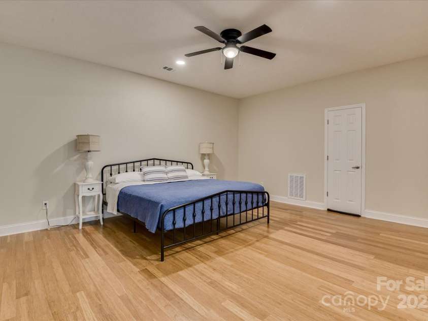 395 New Cut Road, Edgefield, SC 29824.  MLS# CAR4287046, YatesRealty ID 29043. 