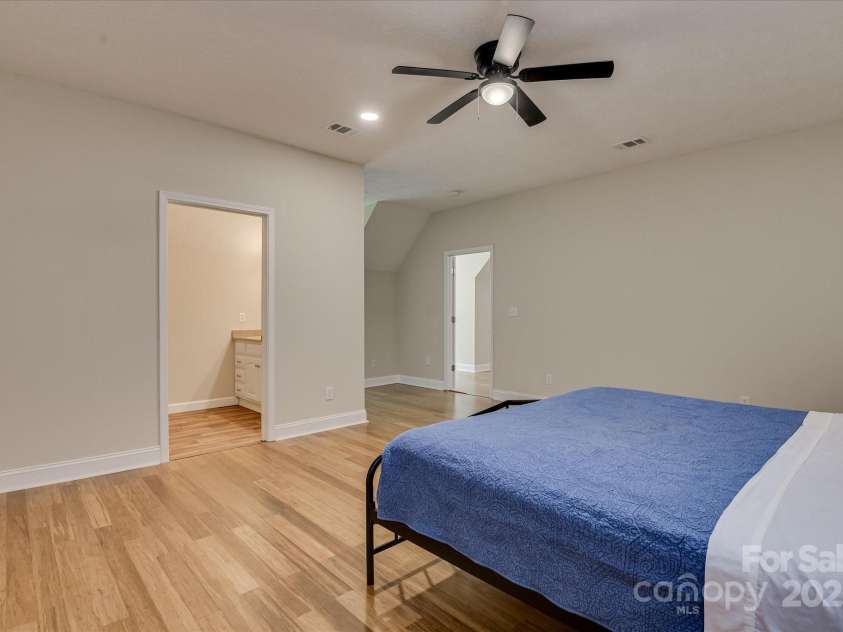 395 New Cut Road, Edgefield, SC 29824.  MLS# CAR4287046, YatesRealty ID 29043. 