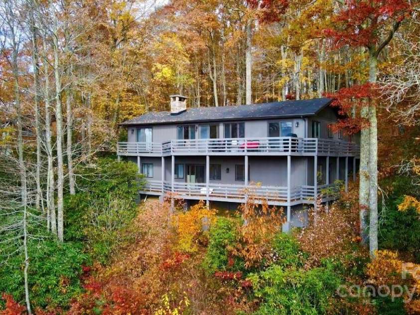 620 Glenview Road, Newland, NC 28657.  MLS# CAR4286768, YatesRealty ID 29044. 