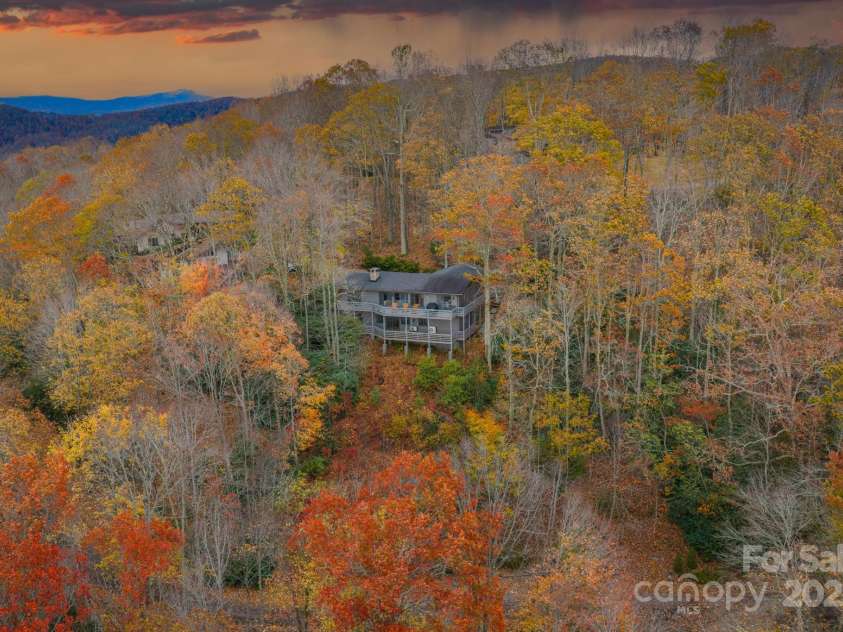 620 Glenview Road, Newland, NC 28657.  MLS# CAR4286768, YatesRealty ID 29044. 