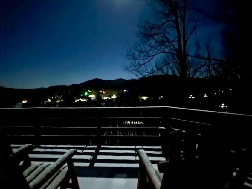 620 Glenview Road, Newland, NC 28657.  MLS# CAR4286768, YatesRealty ID 29044. Full Moom