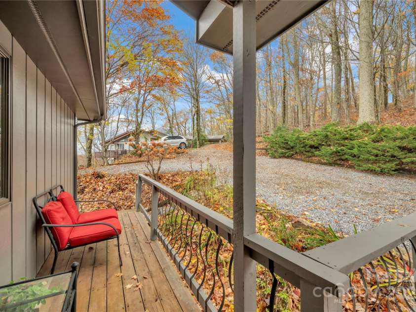 620 Glenview Road, Newland, NC 28657.  MLS# CAR4332877, YatesRealty ID 29044. 