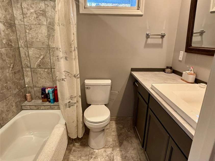 620 Glenview Road, Newland, NC 28657.  MLS# CAR4332877, YatesRealty ID 29044. Lower Level Full Bath