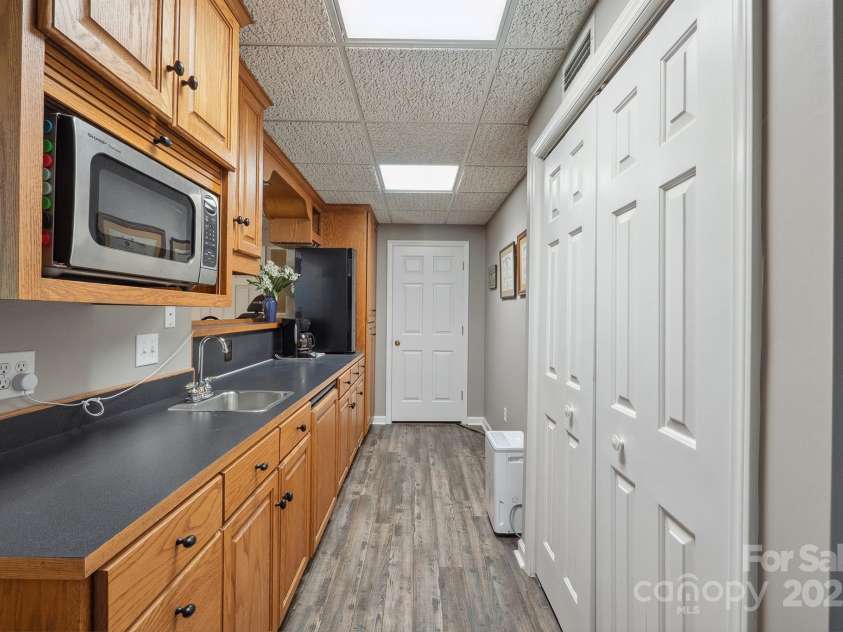 5567 Quail Creek Drive, Granite Falls, NC 28630.  MLS# CAR4286609, YatesRealty ID 29045. 