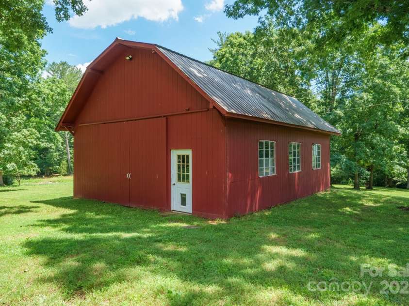 5567 Quail Creek Drive, Granite Falls, NC 28630.  MLS# CAR4286609, YatesRealty ID 29045. RED BARN!